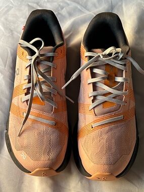 On cloud Running women’s Peach and Gray Performance Running Shoes